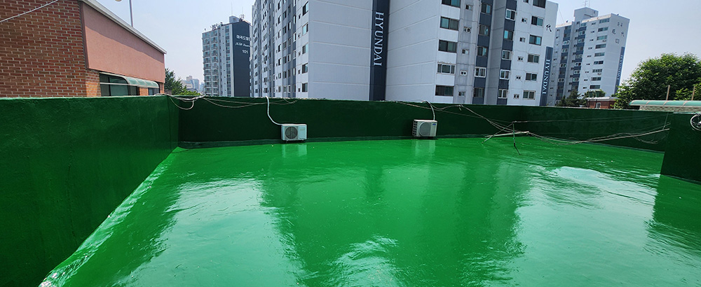 중도재를 깔고 하루가 지난다음 완성된 옥상